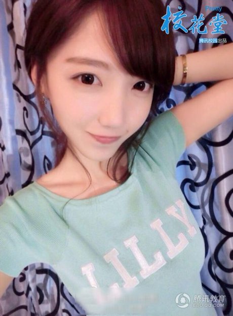 穿校服的女生图片 90后萌妹子qq皮肤大笸 