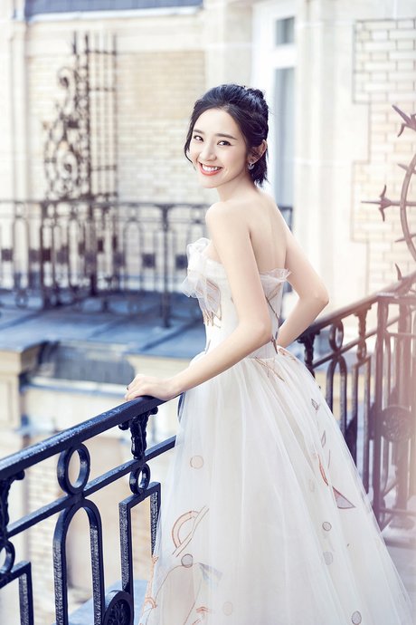张若昀唐艺昕 唐艺昕张若昀婚礼 张若昀唐艺昕婚纱照 唐艺昕个人资料