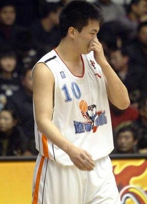 图文- 辽宁队员失落表情集 无奈吞苦果_ 篮球-c