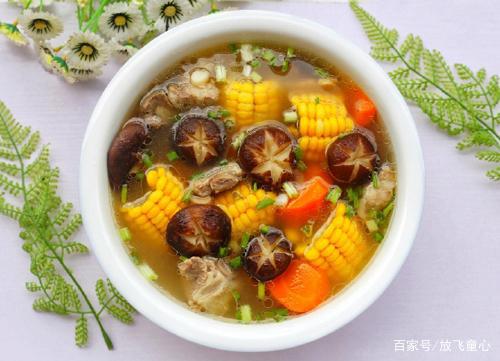 香菇番茄玉米排骨汤