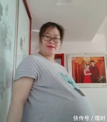 双胞胎孕妇肚子