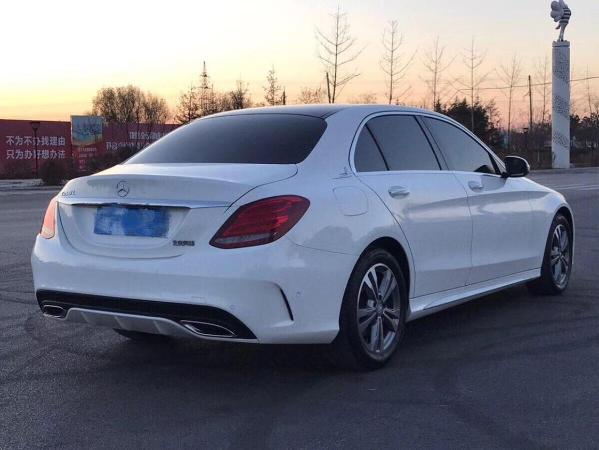 关于2021款奔驰c200最新价格的配图及描述