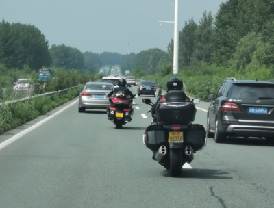 摩托车能上高速吗,广东高速可以上摩托车吗