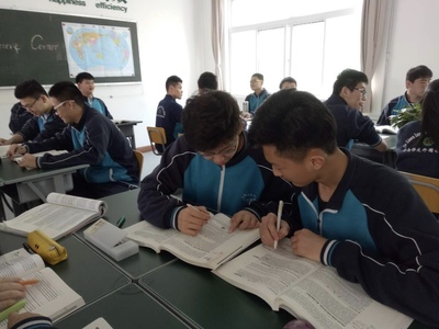 学生怎么与老师沟通交流