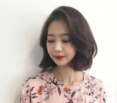 今年流行烫发型