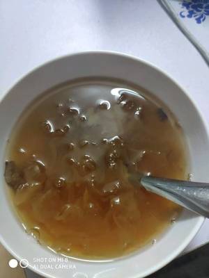 怀孕吃银耳红枣汤好吗