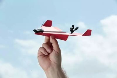 世界上最好玩的纸飞机怎么做