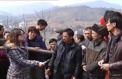 梦见祖坟被挖开了 看见了棺材