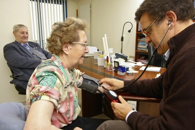 68岁老人血压多少正常