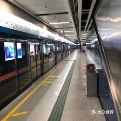 广州洛溪地铁站