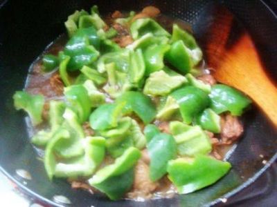 红烧青椒鸡肉的做法大全家常