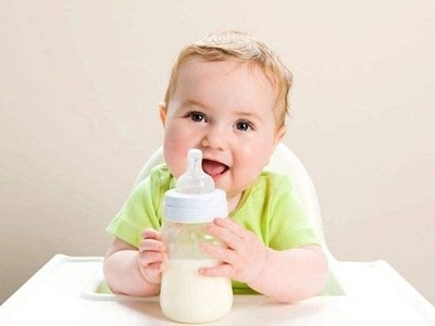 8天的宝宝一次冲多少奶粉