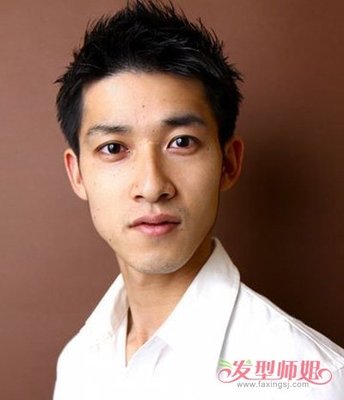 男生清爽短发无刘海