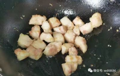 脆哨土豆丁的制作方法