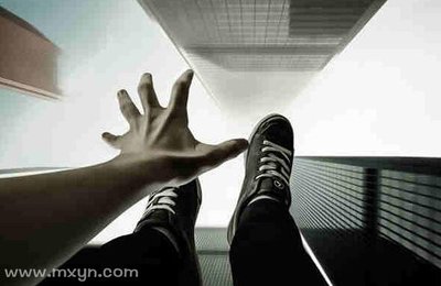 做梦梦见有人跳楼死了