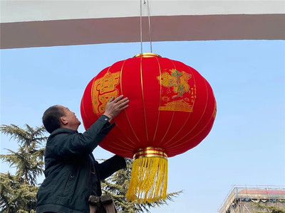 农村大门怎么挂灯笼