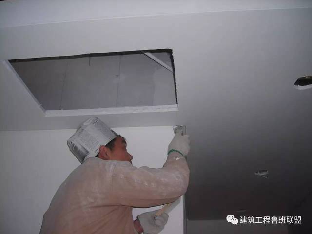 石膏板吊顶漏水怎么修