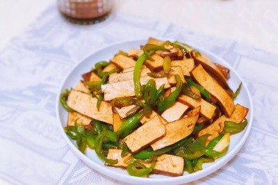 青椒炒豆腐干的做法