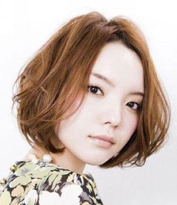 适合脖子短女生发型