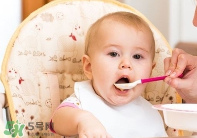 宝宝多大可以吃盐,宝宝多大可以吃益生菌