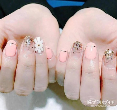 小雏菊美甲