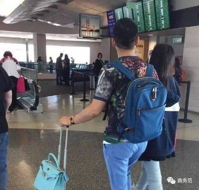 坐飞机双肩包放哪里