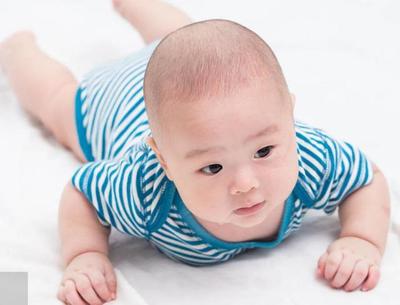 婴儿每个月的成长特点