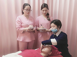 国内哪家美容学校好