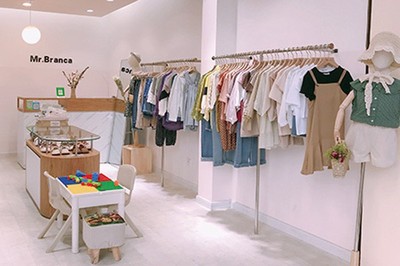 服装加盟店装修