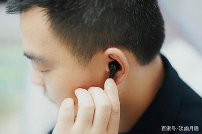 耳朵疼是怎么回事