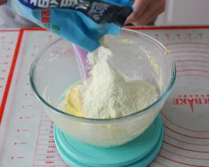 菠萝能和奶粉一起吃吗