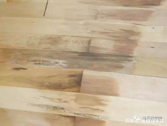 木地板发霉会引起什么不变