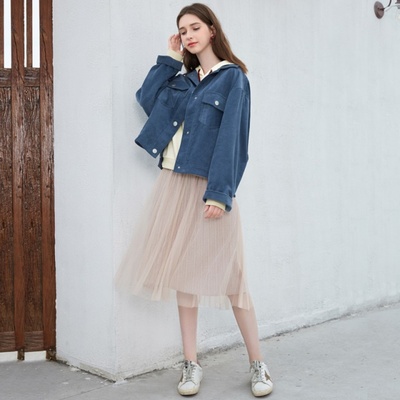 棒球服女搭配