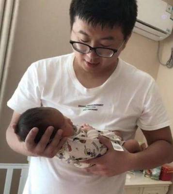 中国夫妻生出混血宝宝
