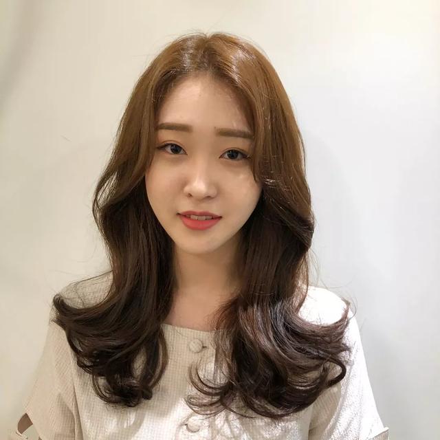 脸长剪什么发型好看女
