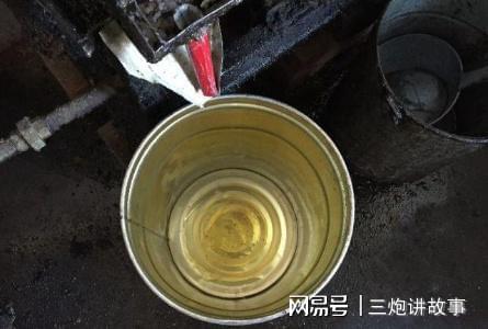 排厨房地油用什么