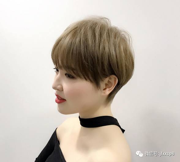 今年流行短发女