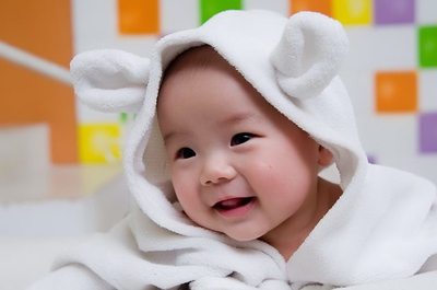 新生儿总是笑