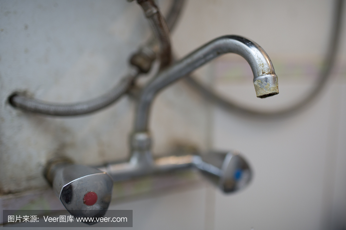 厨房水龙头管道