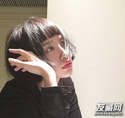 短刘海中分发型女