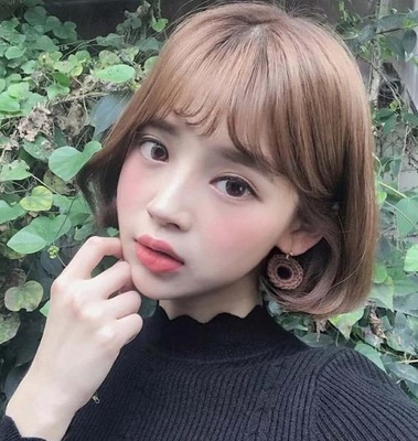 圆脸高额头适合的刘海