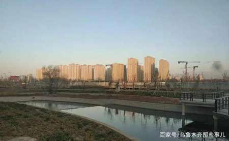房子东边有河好不好