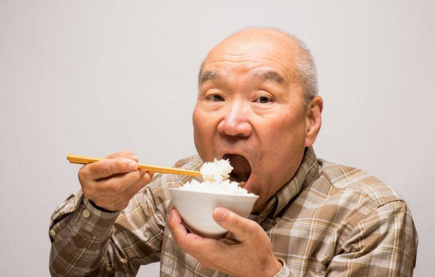 老是容易饿是怎么回事