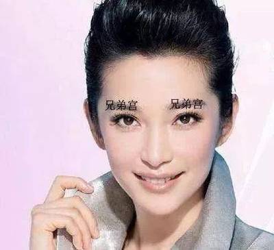 额头有疤痕的女孩命运