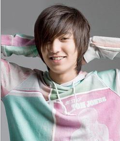 中长发男生
