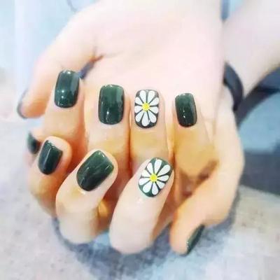 小雏菊美甲