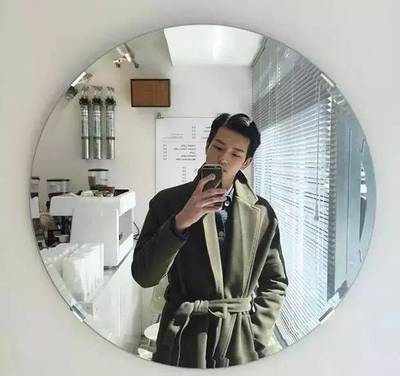 女生帅气背头发型打理