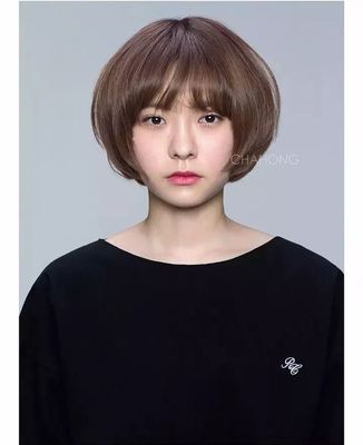 圆脸短发好看还是长发