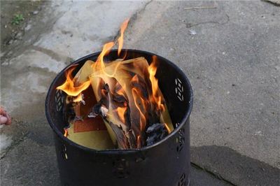 梦见亲戚被火烧死