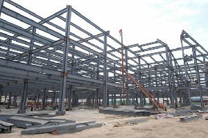 钢结构立柱是什么材料（钢结构立柱叫什么）